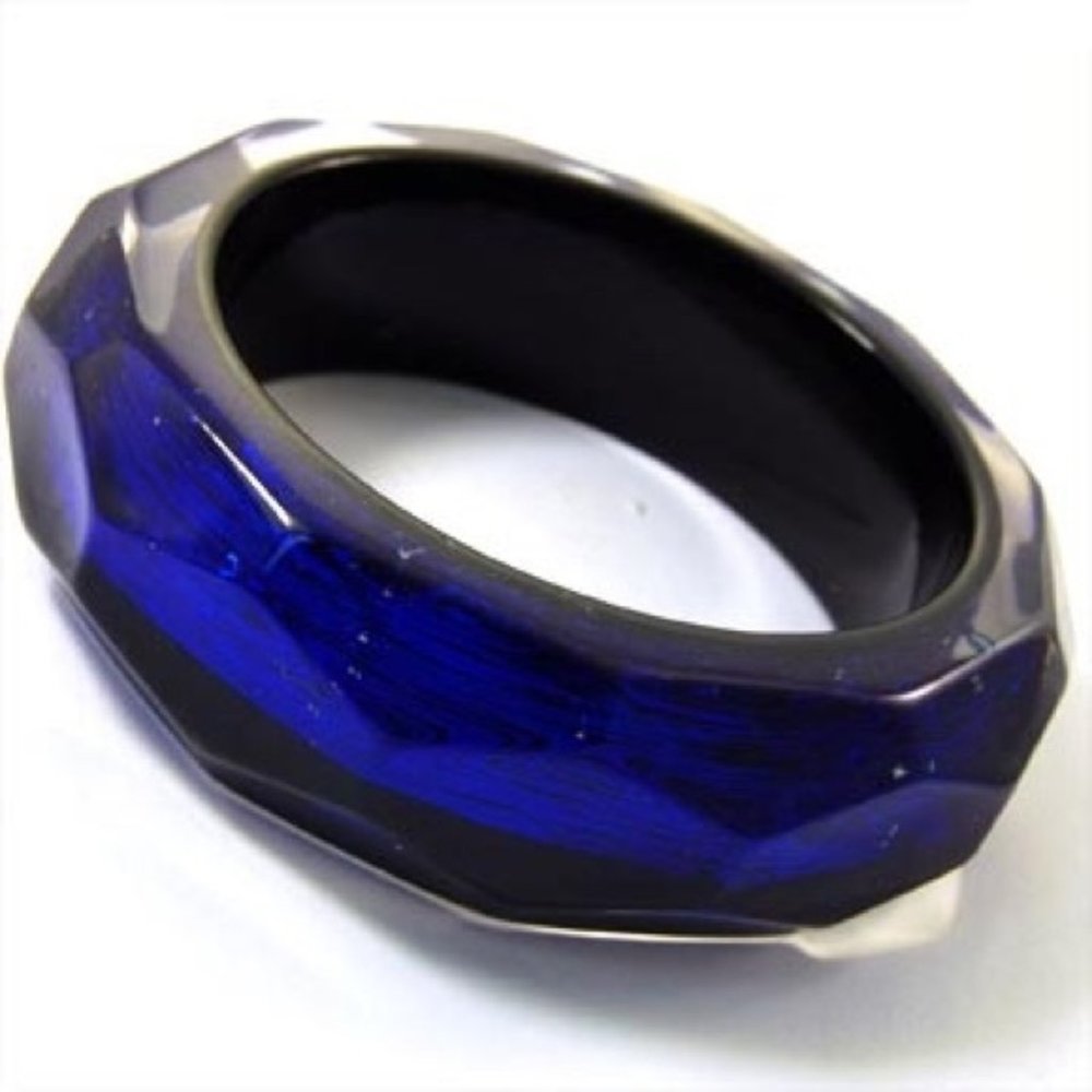 Polyresin Faceted Glittering Bangle - New